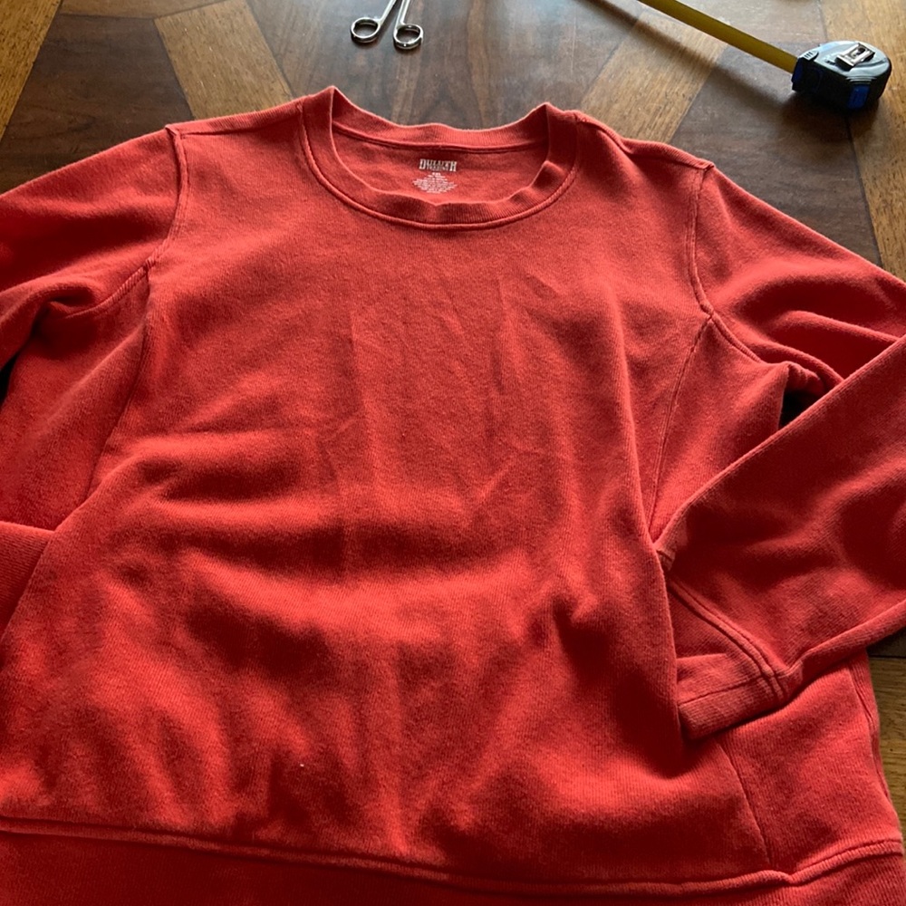 Duluth Trading sweatshirt with pockets